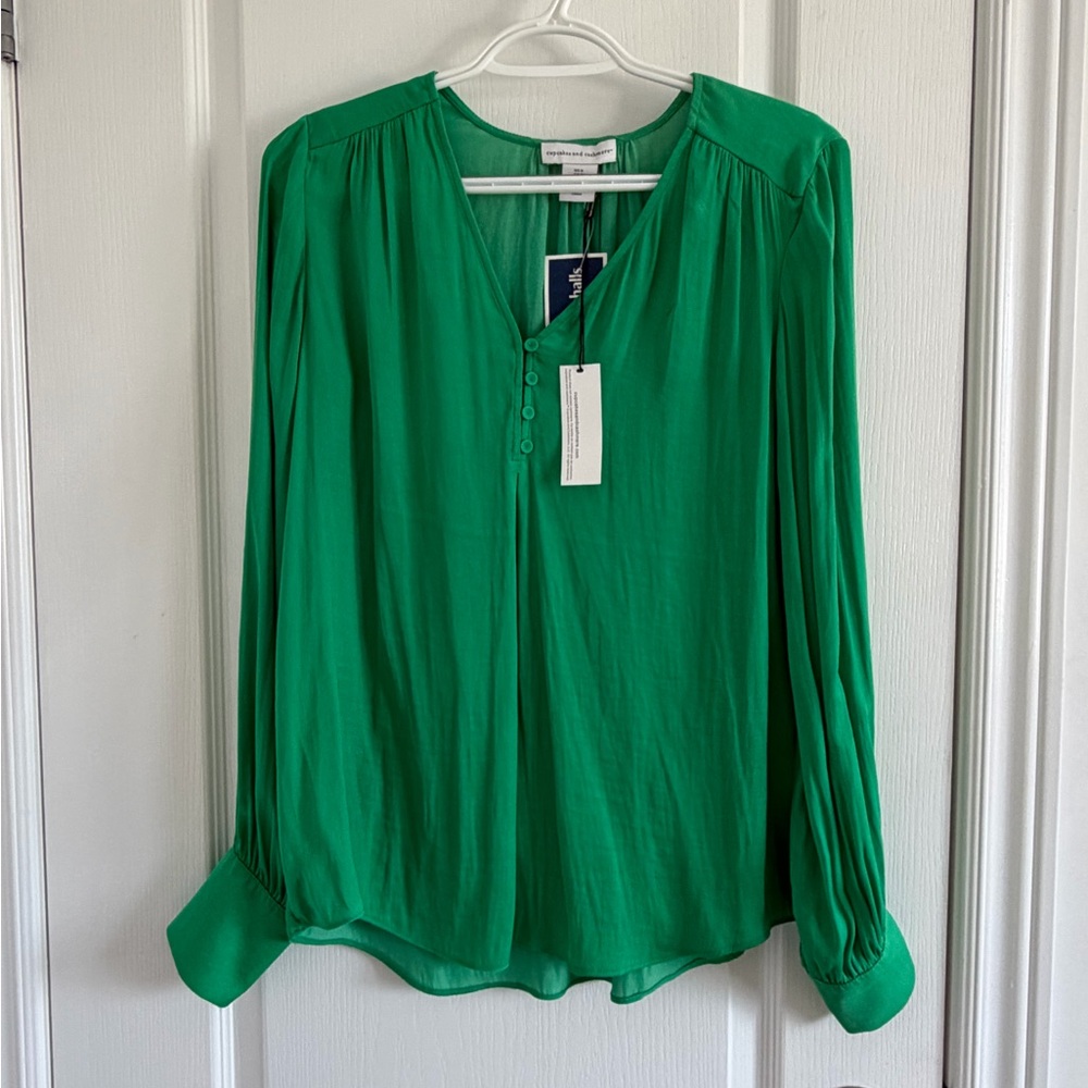 cupcakes & cashmere Emerald Green V-Neck Button Blouse - Picture 1 of 2